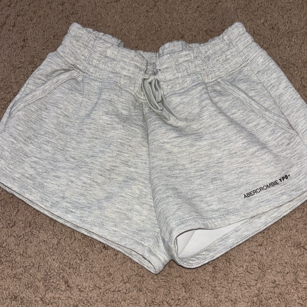 Abercrombie girls shorts 9/10
